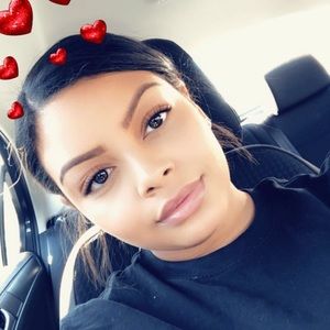 Meet your Posher, Cristina